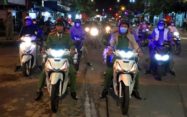 Hết lòng phục vụ nhân dân