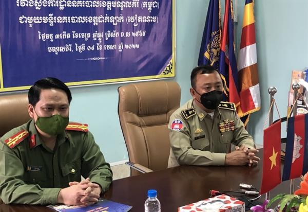 Công an tỉnh Đắk Nông thăm, chúc Tết lực lượng Công an tỉnh Mondulkiri, Vương quốc Campuchia