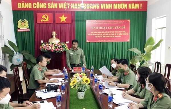 Đảng bộ Phòng Công tác Đảng và công tác chính trị Công an tỉnh Đắk Nông triển khai tổ chức sinh hoạt chuyên đề về xây dựng, chỉnh đốn Đảng