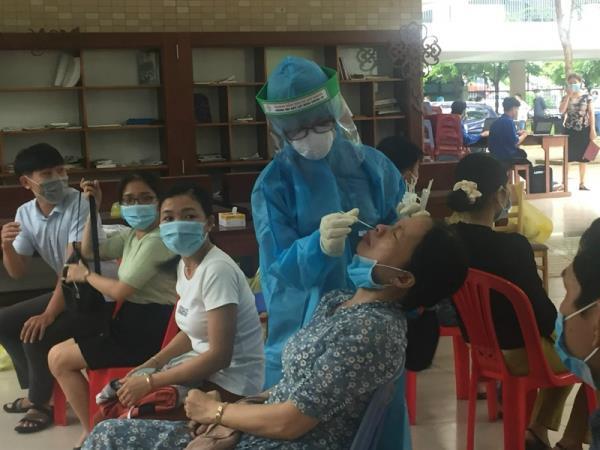 Bộ Y tế yêu cầu các đơn vị, địa phương báo cáo tình hình nhân viên y tế thôi việc, bỏ việc