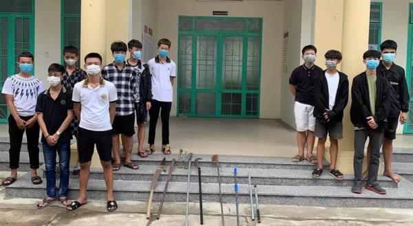 Thanh thiếu niên nói chuyện bằng hung khí: SOS