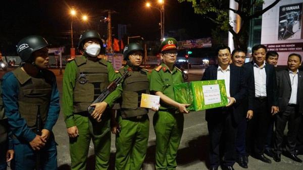 Phó Chủ tịch HĐND thành phố Trần Phước Sơn chúc Tết các đơn vị, lực lượng làm nhiệm vụ trong Tết Nguyên đán