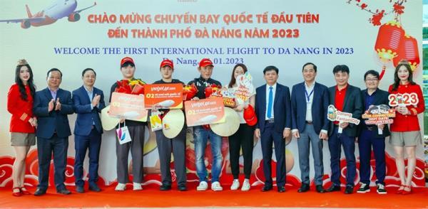 Gần 400 chuyến bay mang theo 58.000 khách du lịch đến Đà Nẵng dịp tết dương lịch 2023