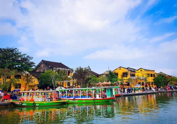 Phố cổ Hội An đứng thứ 2 trong danh sách 25 điểm đến nổi bật năm 2023