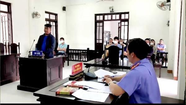 Lái xe đầu kéo chặn cao tốc để bật CSGT lãnh án 1 năm tù