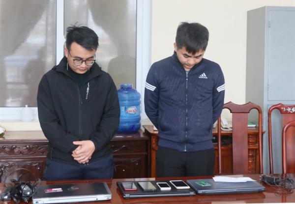 Cặp đôi bán hơn 1 triệu thông tin cá nhân