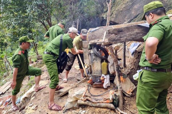 Đông Giang tăng cường truy quét khai thác vàng trái phép
