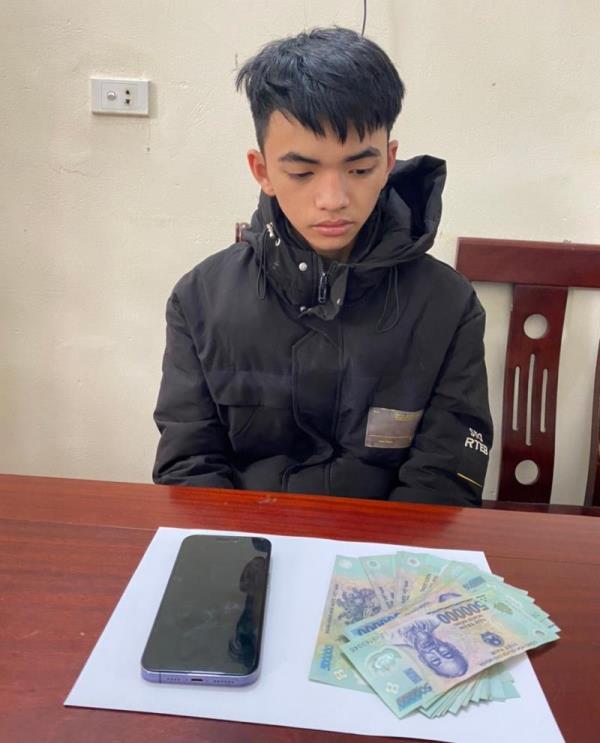 Bắt dế ở sân bóng