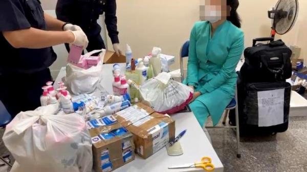 4 tiếp viên xách tay hơn 11kg ma túy được trả tự do