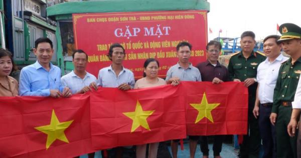 Ngư dân Sơn Trà nói không với đánh bắt thủy sản trái phép