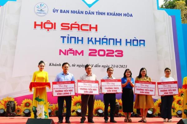 Hội Sách Khánh Hòa trưng bày gần 8.000 cuốn sách