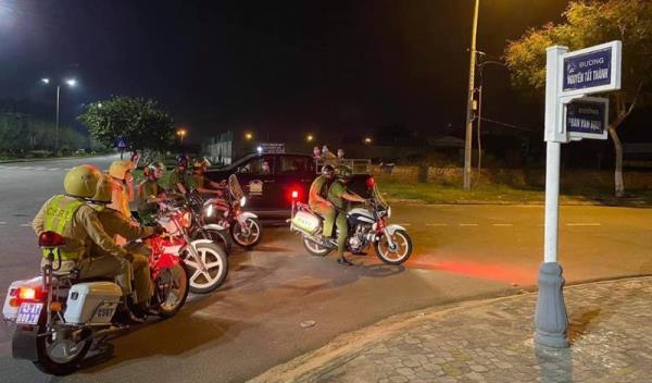 Công an TP Đà Nẵng kiên quyết xử lý hành vi vi phạm giao thông: Thói quen, văn hóa mới khi tham gia giao thông