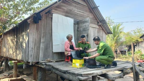 Nỗ lực triển khai Đề án 06 ở Công an một huyện biên giới