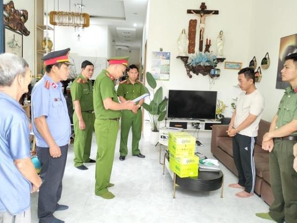 Khởi tố, tạm giam 2 đối tượng xâm nhập trái phép mạng viễn thông