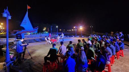 Những đóa hoa dâng Người