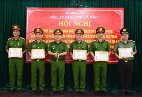 Tuyên dương các tập thể, cá nhân đạt nhiều thành tích trong cao điểm ra quân xử lý Shisha, bóng cười