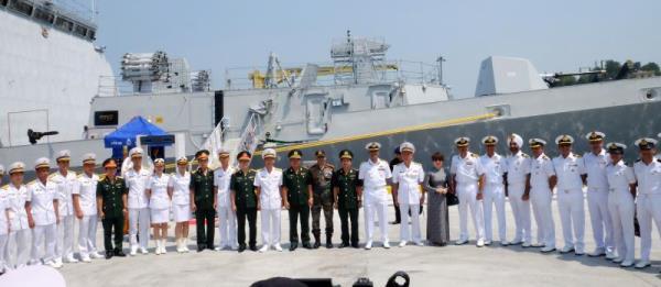 Tàu Hải quân Ấn Độ thăm Đà Nẵng