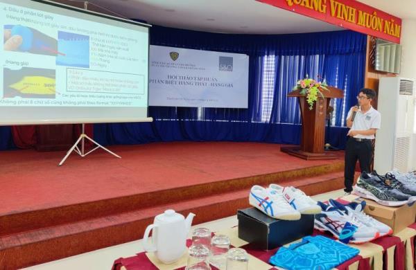 Tập huấn phân biệt hàng thật - hàng giả