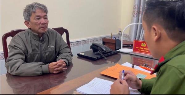 Đi lừa trả nợ cờ bạc