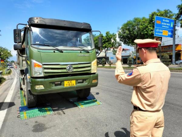 Yêu cầu ký cam kết, xử lý nghiêm xe tải ben vi phạm trên tuyến quốc lộ 14B và đường tránh Nam Hải Vân