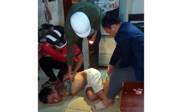 Bắt truy nã trong đêm