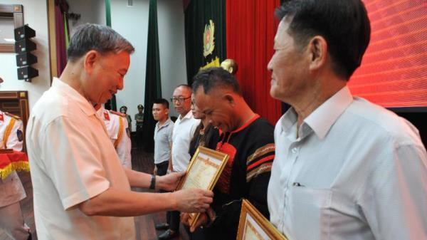 Bộ trưởng Bộ Công an Tô Lâm thăm và làm việc tại Đắk Lắk