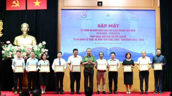 Bộ Công an gặp mặt kỷ niệm 98 năm ngày Báo chí Cách mạng Việt Nam và phát động Giải Báo chí Vì an ninh Tổ quốc và bình yên cuộc sống