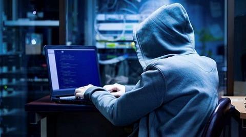 TPHCM: Bắt khẩn cấp ‘hacker xâm nhập hệ thống ngân hàng chiếm đoạt gần 10 tỷ đồng