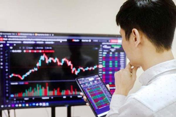 Cảnh giác với bẫy lừa chứng khoán