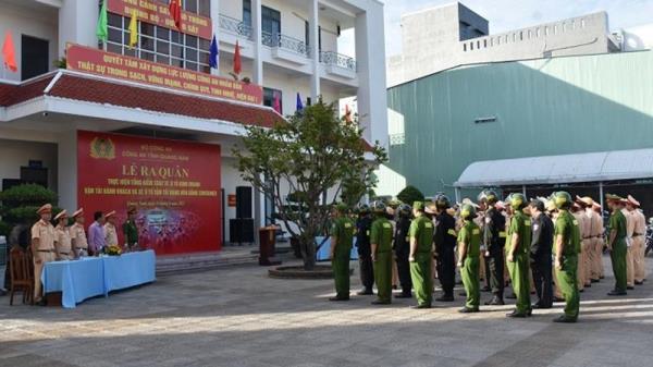 Ra quân thực hiện tổng kiểm soát ô-tô kinh doanh vận tải hành khách và ô-tô vận tải hàng hóa bằng container