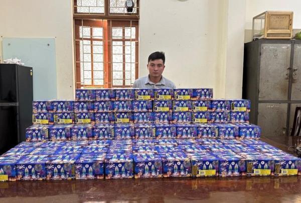 Bắt nam thanh niên buôn hơn 1,5 tạ pháo nổ