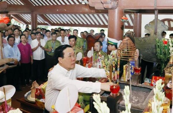 Chủ tịch nước Võ Văn Thưởng chủ trì Lễ dâng hương tưởng niệm 54 năm ngày Bác Hồ đi xa