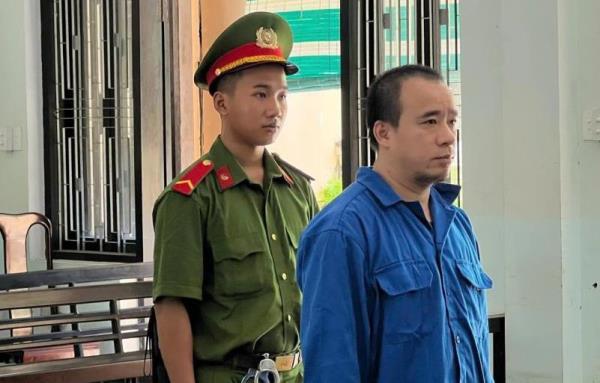 Đi tù vì cất viên đạn làm kỷ niệm