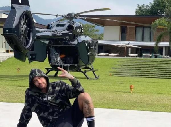 Neymar đến sân tập bằng trực thăng
