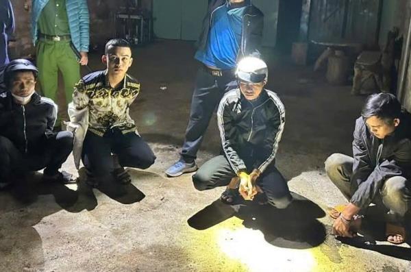 Con nghiện lộ diện