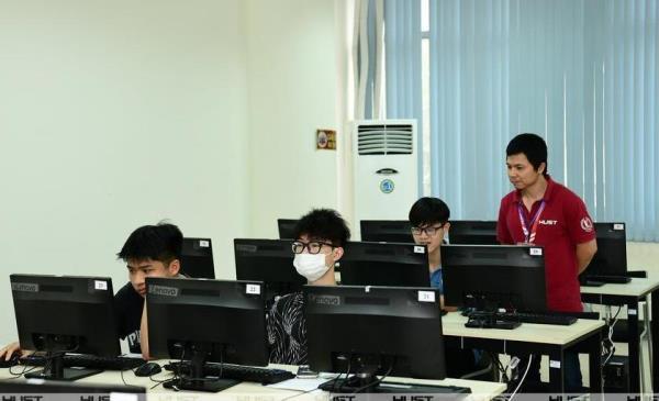 Vì sự cố kỹ thuật, trên 6500 thí sinh phải thi lại kỳ thi đánh giá tư duy