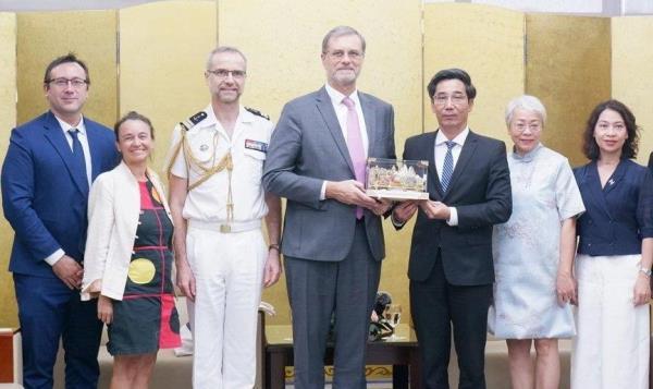 Lãnh đạo thành phố Đà Nẵng tiếp Đại sứ Pháp