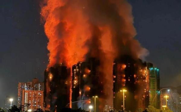 Chạy đua cứu nạn vụ cháy chung cư ở Hồng Kông