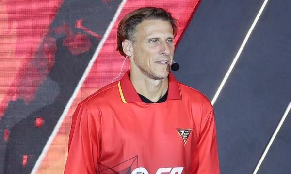 Huyền thoại bóng đá Diego Forlan đến Việt Nam