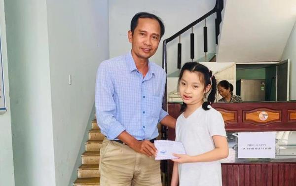 Chung tay ủng hộ đồng bào vùng bão lũ