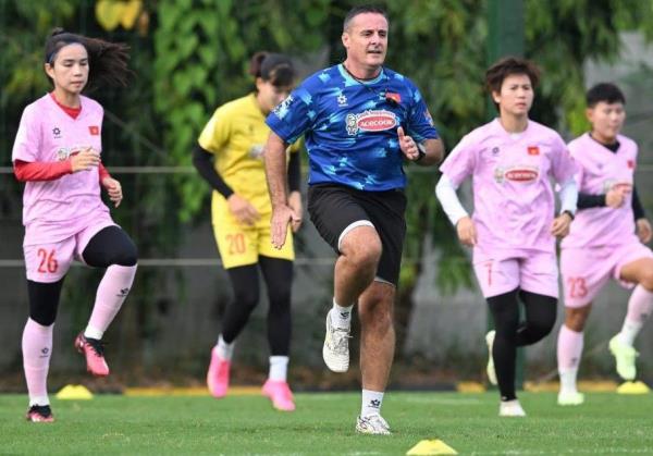 Đội tuyển nữ Việt Nam đá giao hữu với đội tuyển nữ Trung Quốc và Uzbekistan