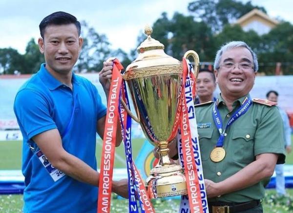 HLV Thạch Bảo Khanh thay HLV Bồ Đào Nha ở PVF - CAND