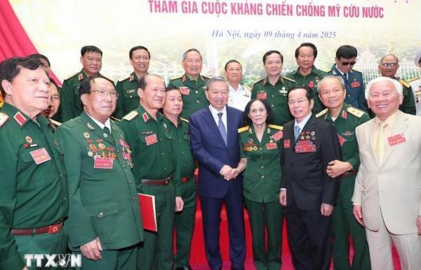 Tổng Bí thư Tô Lâm gặp mặt cựu chiến binh, thanh niên xung phong, dân quân tự vệ tham gia kháng chiến chống Mỹ