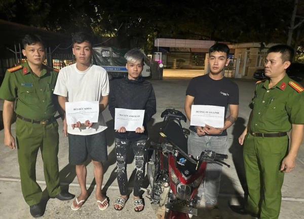 Ba thanh niên chém người đi đường để thể hiện bản thân