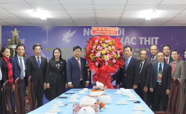 Lãnh đạo TP Đà Nẵng thăm, chúc mừng Lễ Thiên Chúa Giáng sinh 2023