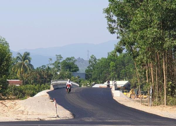 Xây cầu vượt lũ cho người dân vùng sâu, vùng xa