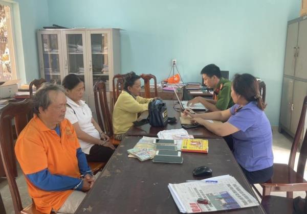 Bóc mẽ những triệu phú vé số dạo