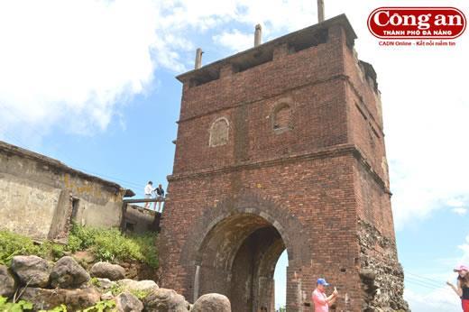 Triều Nguyễn phòng bị ở Hải Vân quan