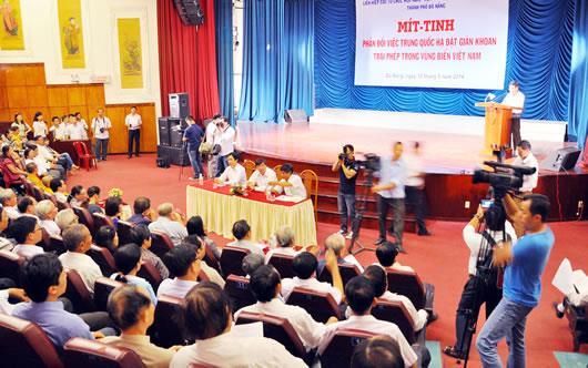 Mít-tinh phản đối hành động ngang ngược của nhà cầm quyền Trung Quốc