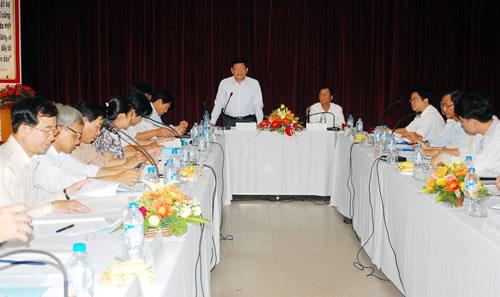 Đẩy nhanh tiến độ bàn giao mặt bằng dự án Nút giao thông khác mức Ngã ba Huế